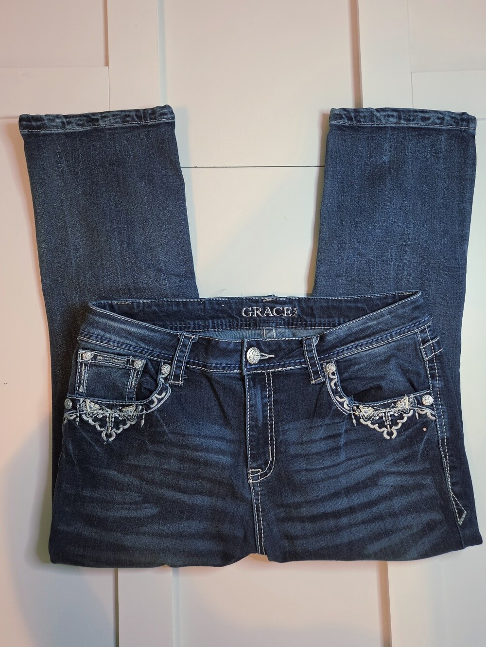 Grace in LA Embellished Capri Jeans Size 31 EUC #0482